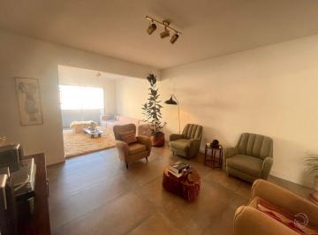 4 · Apartamento com 3 quartos sendo 1 suíte no Centro de Florianópolis