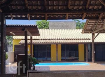 f9bdb3a8 · Casa, 2 dormitórios, 140 m², em Praia do Sonho (Ens Brito)