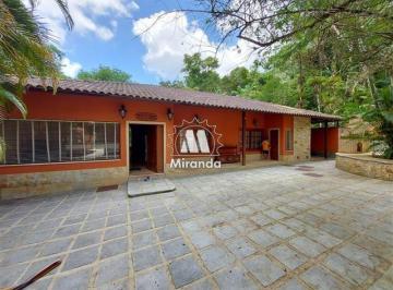 Casa · 282m² · 4 Quartos · 10 Vagas · Casa com 4 suítes no Monte Olivete, acesso à cachoeira e piscina