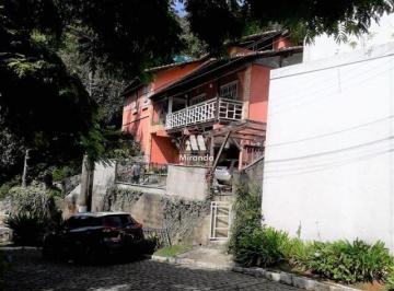 Casa · 247m² · 4 Quartos · 3 Vagas · Casa de 4 qts, em Condomínio de Teresópolis