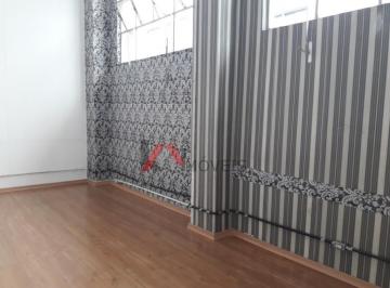 Foto 01 · Salas, no centro, 13 salas, totalizando no andar 210 m². Área aberta ao redor de parte do andar. Ban