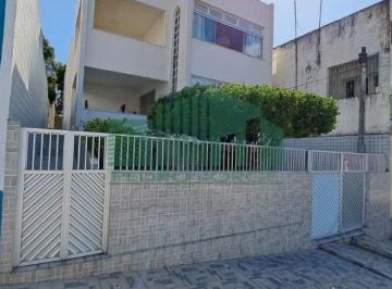 Casa · 257m² · 4 Quartos · 2 Vagas · Casa com 04 quartos no Centro de Gravatá/PE