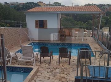 Casa · 210m² · 3 Quartos · 4 Vagas · Casa 3 dormitórios com piscina
