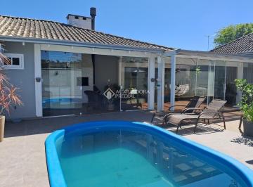 Casa · 170m² · 2 Quartos · 3 Vagas · Casa com 2 suítes e piscina na Feitoria