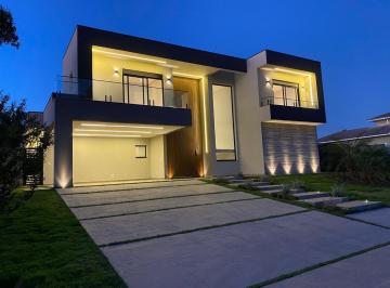 Casa de 3 quartos, Cabreúva · Casa Cond. Haras Pindorama, 333m², piscina, 07 vagas de garagem.
