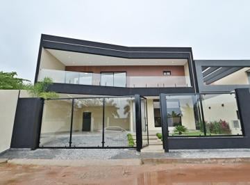 Casa de 4 quartos, Águas Claras · Casa à Venda em Arniqueiras 4 suítes escritório moderna piscina churrasqueira