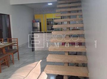 Casa · 120m² · 2 Quartos · 2 Vagas · Vendo ou troco casa com 2 quartos e 1 suíte em arniqueiras.