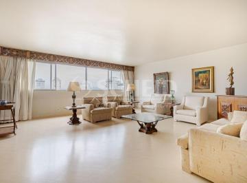 Apartamento · 166m² · 4 Quartos · 3 Vagas · Apartamento á Venda na Santa Cecília com 166m², 4 quartos sendo 1 suíte, 3 vagas.