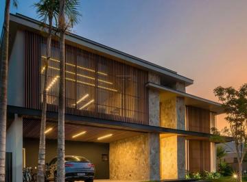 Casa · 1200m² · 4 Quartos · 6 Vagas · Casa de Condomínio com 4 dormitórios - 1200m²