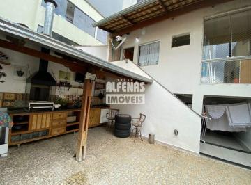 Casa · 200m² · 3 Quartos · 2 Vagas · Casa Geminada à venda 3 quartos no Bairro LINDA VISTA
