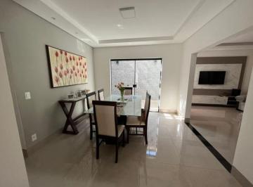 Casa · 190m² · 3 Quartos · 2 Vagas · Casa com 3 quartos à venda no Bairro Jardim das Palmeiras - Uberlândia/MG
