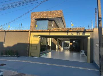 Casa · 230m² · 4 Quartos · 4 Vagas · Casa à venda no bairro Setor Faiçalville em Goiânia/GO