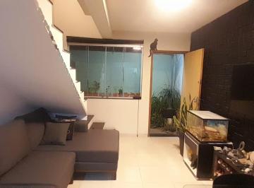Casa de 2 quartos, Contagem · Charmosa casa geminada com 2 areas privativas no Xangrila