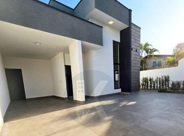 Casa de 3 quartos, Itanhaém · Casa a venda Alto Padrão Bairro Tupy com 3 quartos e piscina