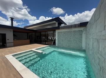 Foto 01 · Venha se encantar com esta linda casa assinada por Ferraz Scutieri, completamente mobiliada e decora