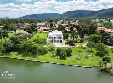 Casa de alto padrão frente ao lago do condomínio Portal da Concórdia em Cabreúva/SP · Casa frente ao lago no condomínio Portal da Concórdia - Cabreúva