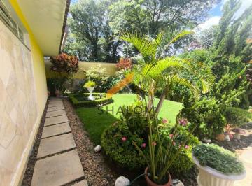 Casa · 180m² · 3 Quartos · 4 Vagas · Linda casa térrea em condomínio fechado!