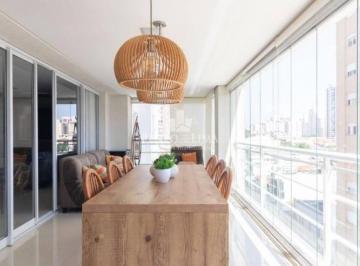 Apartamento · 224m² · 4 Quartos · 4 Vagas · Apartamento no Tatuapé 224m², 4 quartos 3 suítes, varanda gourmet e 4 vagas. Condomínio Monte Serrat
