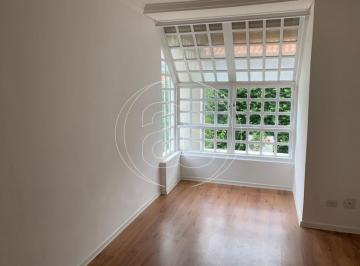 Casa · 220m² · 3 Quartos · 3 Vagas · Sobrado em Jardim Paulistano.