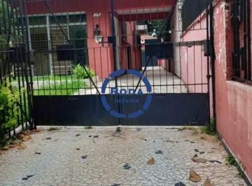 Casa · 245m² · 3 Quartos · 2 Vagas · Sobrado com dois pavimentos + edícula.