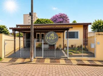 Casa · 128m² · 3 Quartos · 2 Vagas · Casa Espaçosa à venda com 3 quartos em Valinhos - SP