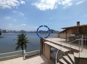 Casa · 239m² · 3 Quartos · 4 Vagas · Casa frente mar com 3 suítes, churrasqueira e 4 vagas