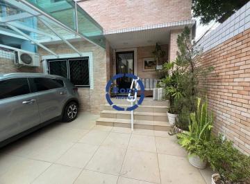 Casa · 150m² · 4 Quartos · 2 Vagas · Sobrado de esquina com 4 dormitórios e 2 suítes no Gonzaga