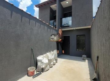 Casa · 73m² · 2 Quartos · 1 Vaga · Sobrado geminado com duas suítes e uma vaga de garagem