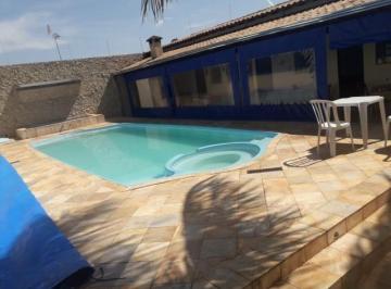 Casa · 260m² · 2 Quartos · 4 Vagas · Casa com 2 quartos à venda no Bairro Presidente Roosevelt - Uberlândia/MG