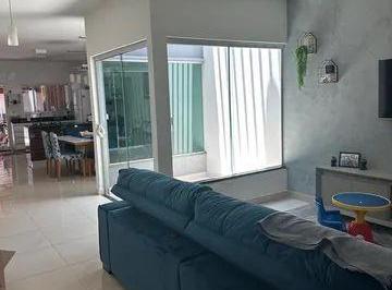 Casa · 167m² · 3 Quartos · 2 Vagas · Casa com 3 quartos à venda no Bairro Jardim Europa - Uberlândia/MG