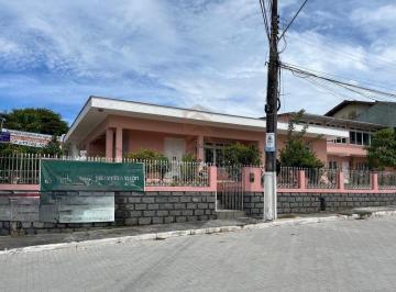 Casa · 320m² · 4 Quartos · 2 Vagas · Casa à venda, 4 suítes no bairro Fazenda Santo Antônio, São José/SC