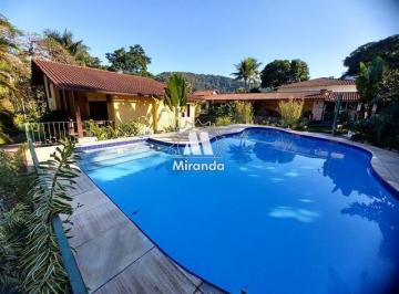 Casa · 410m² · 8 Quartos · 3 Vagas · Casa de 8 qts, em Condomínio, com 2 áreas gourmet e linda piscina