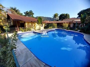 Casa · 410m² · 8 Quartos · 3 Vagas · Casa de 8 qts, em Condomínio, com 2 áreas gourmet e linda piscina