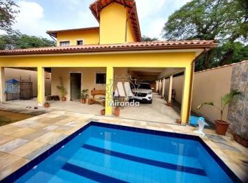 Casa · 240m² · 3 Quartos · 3 Vagas · Casa de 3 qts, no Centro de Guapimirim, com piscina e espaço gourmet