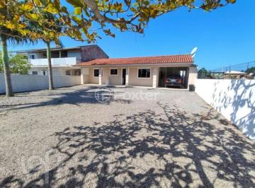 c01fadde · Casa, 4 dormitórios, 150 m², em Praia do Meio (Ens Brito)