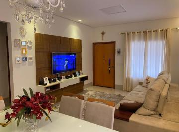 Casa · 256m² · 3 Quartos · 5 Vagas · Casa à venda no bairro Parque Oeste Industrial em Goiânia/GO