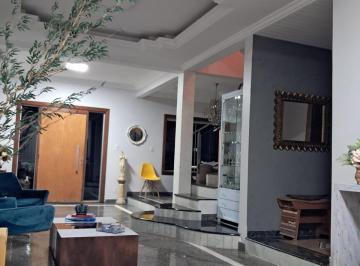 Casa · 230m² · 4 Quartos · 4 Vagas · Casa à venda no bairro Goiânia 2 em Goiânia/GO