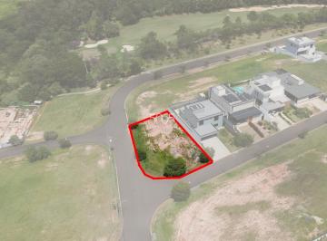 Foto 01 · Terreno à venda no condomínio Villas do Golf, com 611m² de área útil. Excelente lote com ótima topog