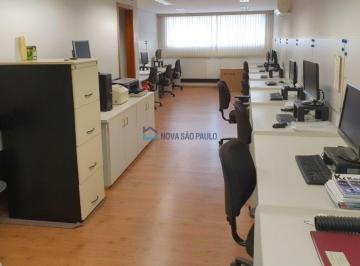 Casa · 236m² · 5 Quartos · 2 Vagas · Sobrado Comercial 200m², 5 salas, 2 vagas - Jabaquara