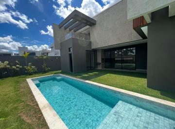 Casa · 353m² · 4 Quartos · 4 Vagas · Casa com 4 quartos à venda no Condomínio Jardim Versailles - Uberlândia/MG