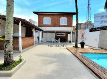 02f8b8da58255a09a2ad566569422823412b145a · Casa em excelente localização na região da praia da Enseada no Guarujá!