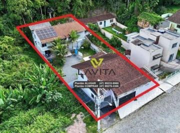 065ce13c17461f7be39d570200e2c4916e4f7e73 · Casa Multifamiliar com 8 dormitórios à venda, 612 m² por R$ 699.000 - Ponta Aguda - Blumenau/SC
