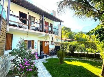 Casa · 239m² · 9 Quartos · 3 Vagas · Casa de 9 qts, em Condomínio no Limoeiro com cachoeira, atende 2 famílias