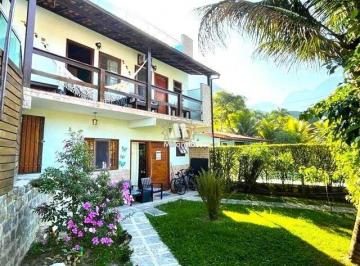 Casa · 239m² · 9 Quartos · 3 Vagas · Casa de 9 qts, em Condomínio no Limoeiro com cachoeira, atende 2 famílias