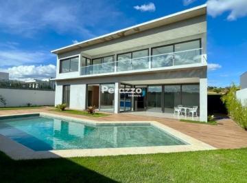 Foto 37 · BAIXOU! Arquitetura Contemporânea, Piscina Aquecida e 3 Suítes em uma Casa de Alto Padrão no Alphavi