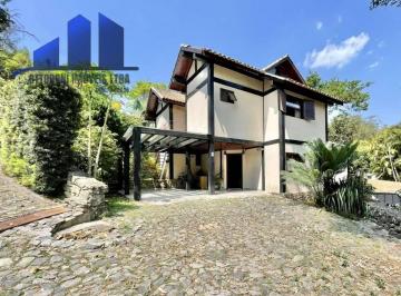 Casa · 183m² · 3 Quartos · 3 Vagas · Cond. Sta Lúcia / Fazendinha - 3d / 1 ste, charmosa!