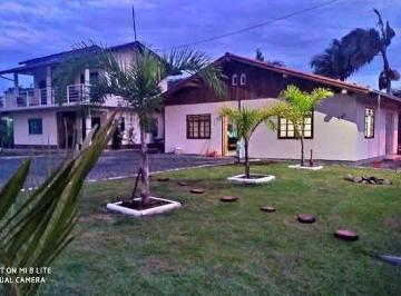 casa-a-venda-em-navegantes-escalvados-com-4-quartos2157135.jpeg · Casa à venda em Navegantes, Escalvados, com 4 quartos, 270m²