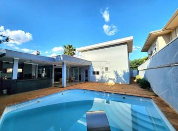 Casa · 617m² · 3 Quartos · 4 Vagas · Casa térrea de 349m² com 03 suítes à venda em condomínio - Guaporé