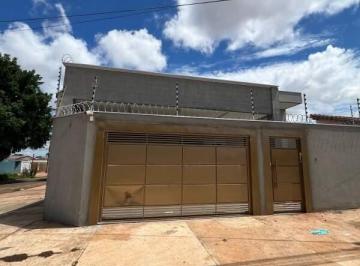 Casa · 145m² · 2 Quartos · 3 Vagas · Casa térrea de alto padrão no bairro Universitário