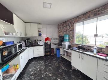 Casa · 258m² · 2 Quartos · 2 Vagas · Sobrado com loja, com 258m² 2 quartos, à venda, no bairro Boneca do Iguaçu em São José dos Pinhais